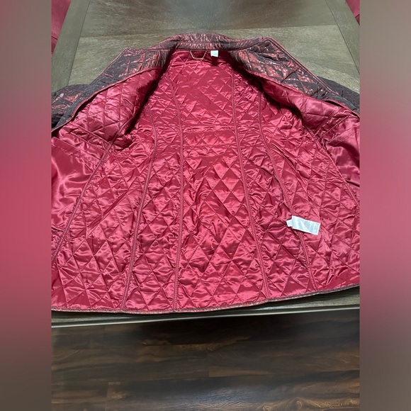 Chico’s Long Quilted Animal Print Coat in Deep Red, Size 0 (fits Size 4) - Picture 8 of 11